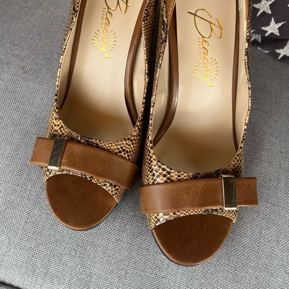 Beacon Passion Snakeskin Heels - Size 7 - Picture 3 of 7